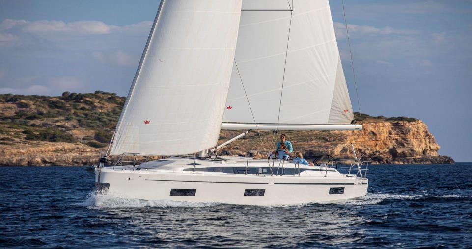 Yacht Bavaria C42 for sailing in Latchi